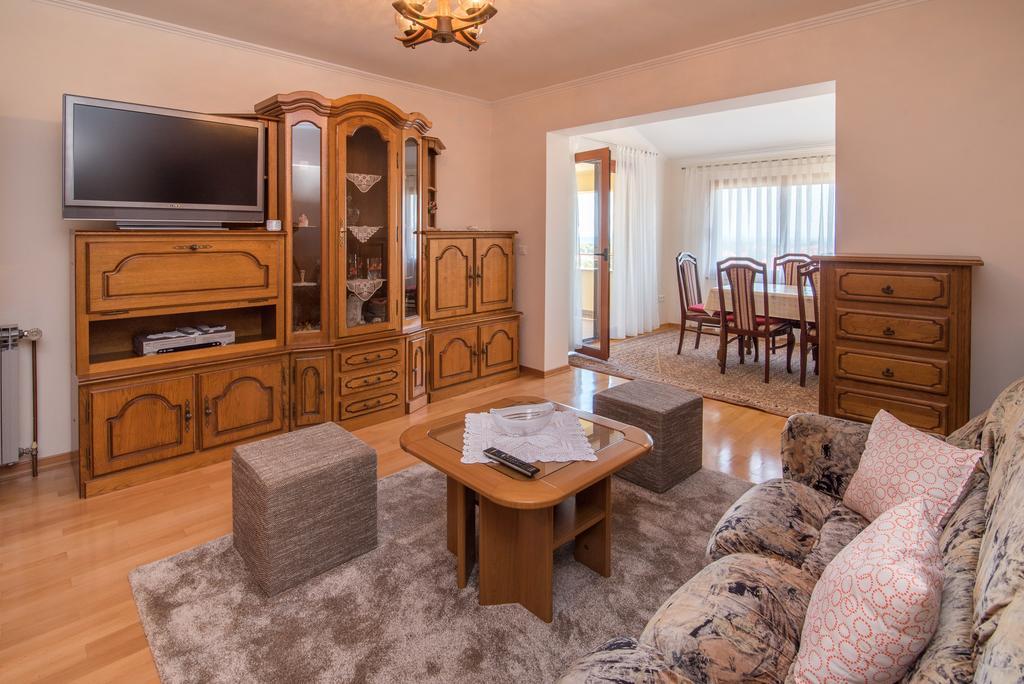 Apartman Slavko Krk Town Esterno foto