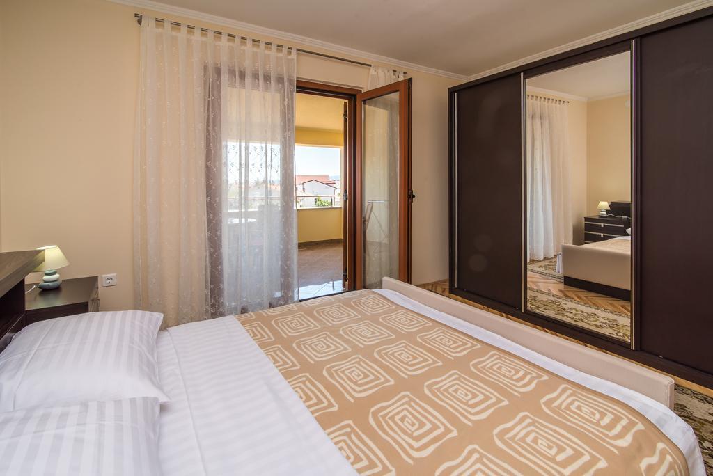 Apartman Slavko Krk Town Esterno foto